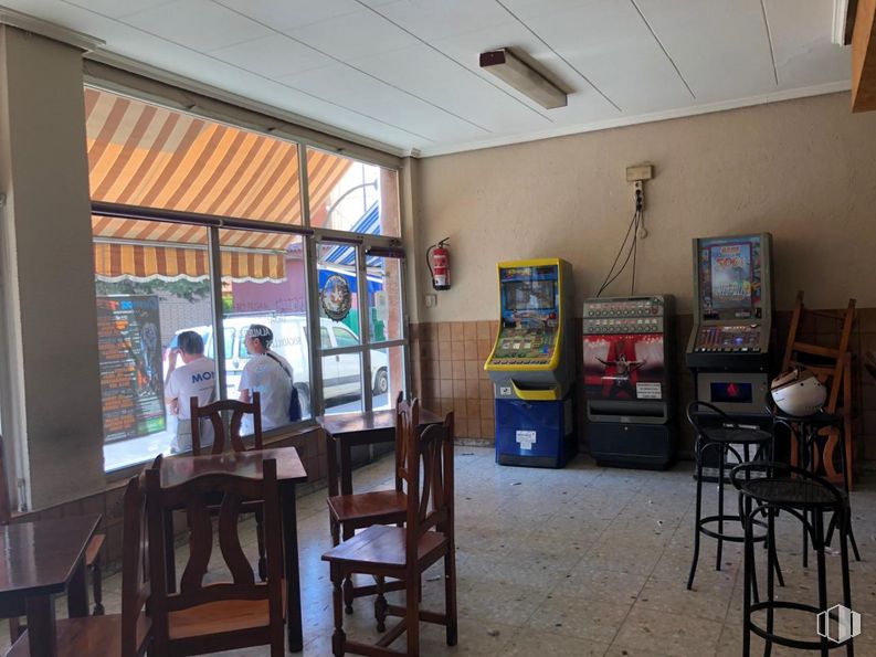 Retail for sale at Paseo de San Antonio, Cuenca, 16003 with chair, person, table, stool, furniture, building, floor, picture frame, real estate and flooring around