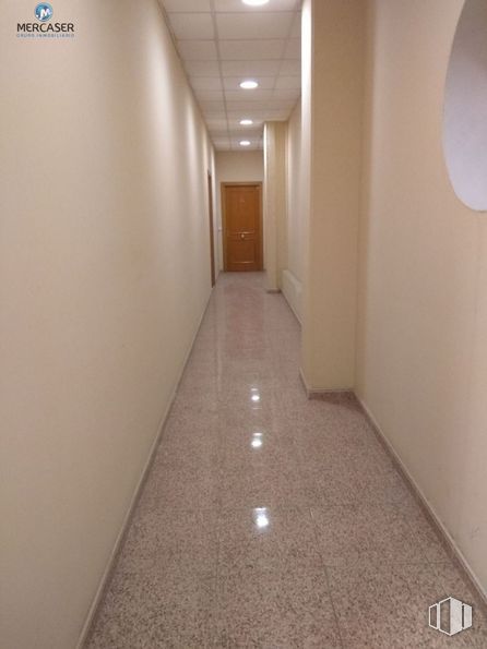 Oficina en venta en Calle Honduras, 3, Alcalá de Henares, Madrid, 28806 con mediante, marrón, madera, accesorio, pintura, suelo, piso, beige, tinte para madera, madera dura y edificio alrededor