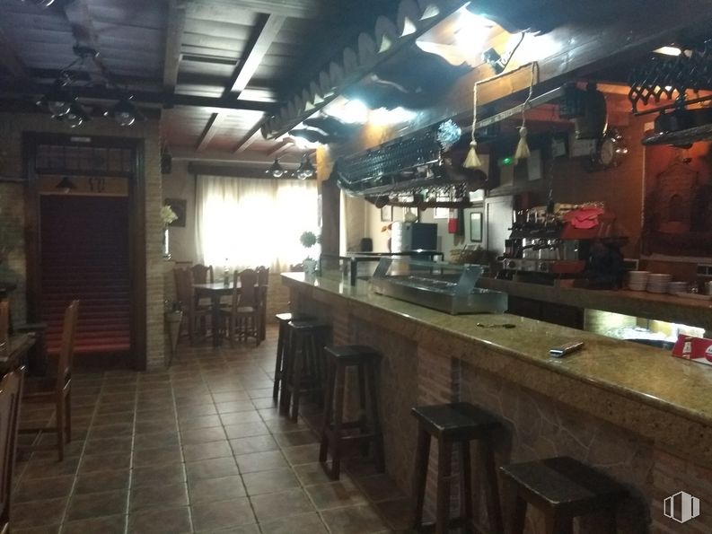 Retail for sale at Centro, Quintanar de la Orden, Toledo, 45800 with stool, table, chair, countertop, furniture, drinking establishment, lighting, wood, interior design and barware around