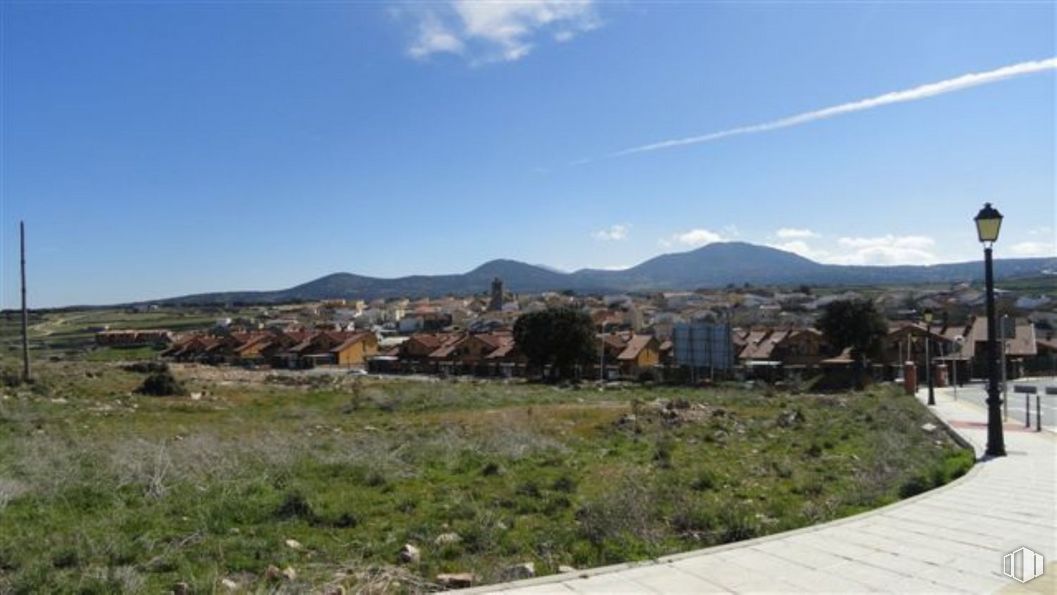 Suelo en venta en Calle Segovia, Segovia, 40408 con luz de la calle, cielo, nube, planta, montaña, tierras altas, horizonte, accidentes geográficos montañosos, paisaje natural y paisaje alrededor