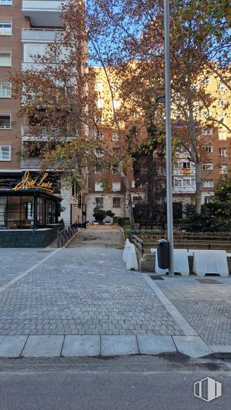 Oficina en venta en Calle Rafael Salgado, Chamartín, Madrid, 28036 con edificio, ciudad, barrio, espacio público, calle, material compuesto, diseño urbano, acera y apartamento alrededor