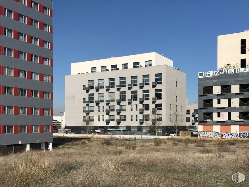 Oficina en venta en Calle Laguna del Marquesado, 11, Villaverde, Madrid, 28021 con edificio, cielo, ventana, luz de la calle, bloque de pisos, diseño urbano, vecindario, condominio, árbol y propiedad material alrededor