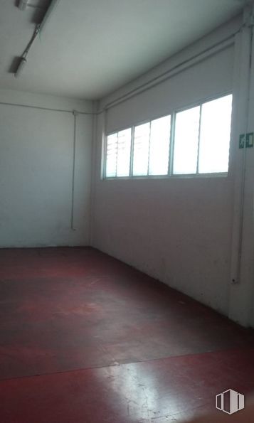 Nave en venta en Polígono Industrial Río de Janeiro, Algete, Madrid, 28110 con ventana, accesorio, madera, sombra, pasillo, piso, suelo, casa, tintes y matices y edificio alrededor