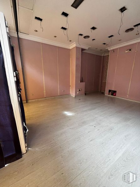 Local en alquiler en Avenida Constitución, Móstoles, Madrid, 28931 con madera, interiorismo, suelos, hall, suelo, techo, madera dura, puerta, contrachapado y tinte para madera alrededor