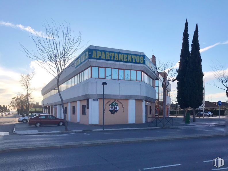 Local en alquiler en Calle Jacinto Benavente, 8, Azuqueca de Henares, Guadalajara, 19200 con edificio, coche, cielo, nube, árbol, rueda, neumático, planta, vehículo y casa alrededor