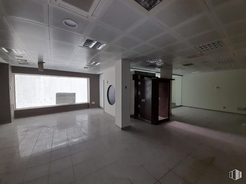 Oficina en venta en Calle Independencia, Alcorcón, Madrid, 28921 con edificio, accesorio, interiorismo, suelos, suelo, hall, vidrio, techo, espacio y material compuesto alrededor