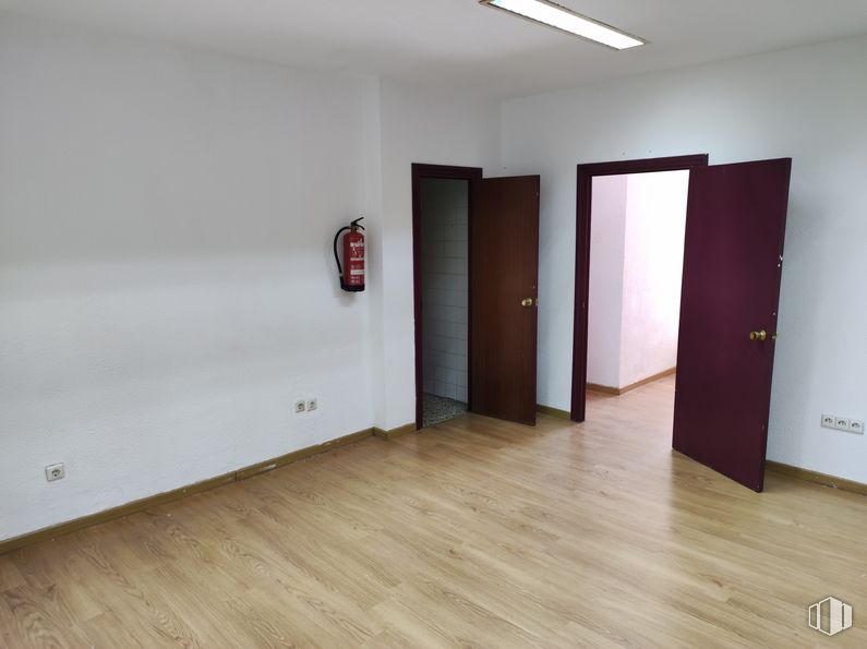 Oficina en alquiler en Plaza Clarín, 7, Rivas-Vaciamadrid, Madrid, 28529 con accesorio, madera, puerta, hall, suelos, suelo, tinte para madera, suelo laminado, madera dura y puerta de casa alrededor