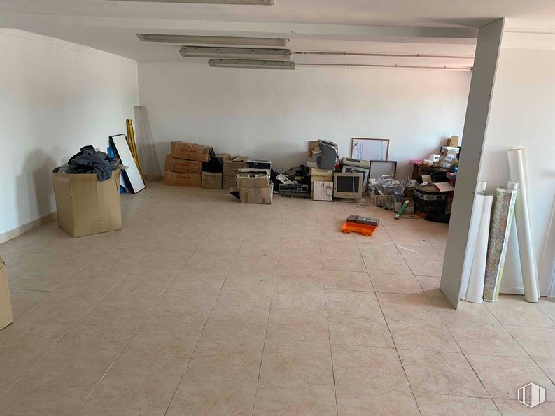 Nave en alquiler en Zona industrial, Getafe, Madrid, 28906 con caja de envío, caja, madera, suelos, suelo, madera dura, accesorio, techo, gas y material de construcción alrededor