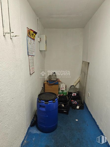 Local en venta en Zona Centro, Alcorcón, Madrid, 28921 con productos envasados, envase, equipaje y bolsos, edificio, suelos, suelo, gas, casa, techo y accesorio alrededor