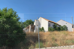 Land for sale at Zona centro, Seseña, Toledo, 45223 with house, sky, plant, land lot, building, fence, urban design, mesh, residential area and tree around