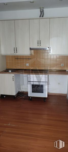 Oficina en venta en Calle Maqueda, La Latina, Madrid, 28024 con ebanistería, encimera, electrodoméstico, mueble, madera, cocina, edificio, suelo, suelos y cocina alrededor