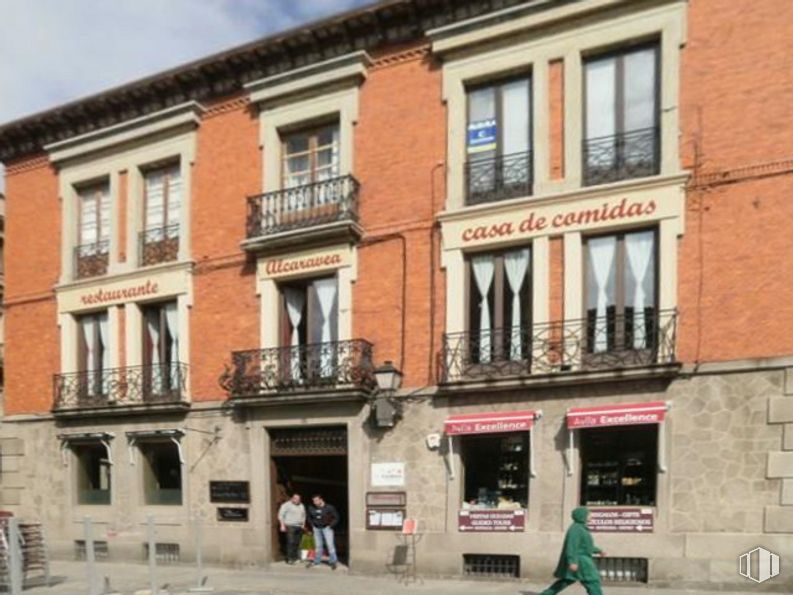 Oficina en alquiler en Plaza de la Catedral, 13, Ávila, 05001 con ventana, propiedad, edificio, accesorio, arquitectura, ladrillo, enladrillado, tipografía, fachada y bienes raíces alrededor