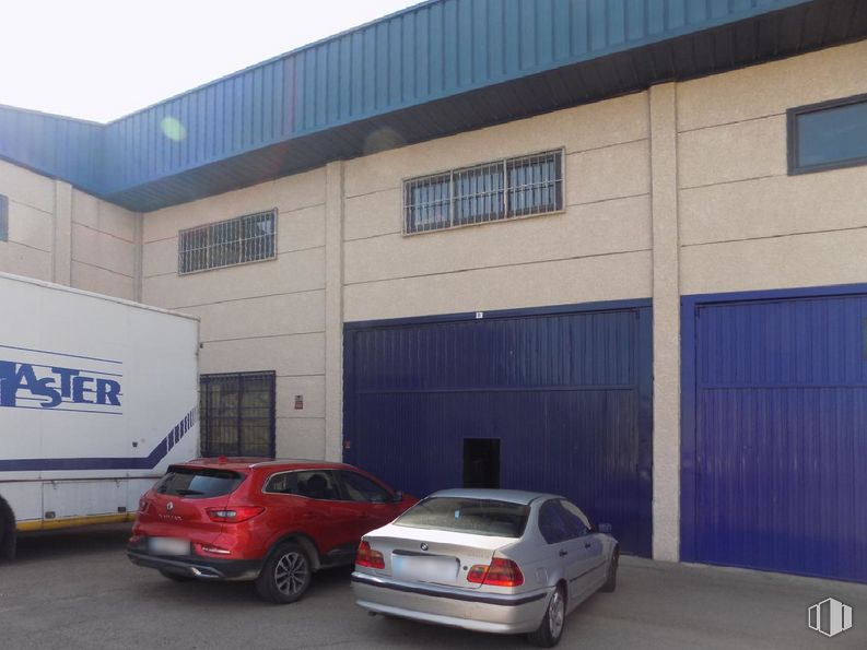 Industrial for sale at Avenida Naciones, Illescas, Toledo, 45200 with car, window, wheel, automotive parking light, tire, automotive tail & brake light, vehicle registration plate, vehicle, building and automotive lighting around