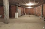 Retail for sale at Calle Lope de Vega, Candeleda, Ávila, 05480 with door, wood, floor, flooring, hall, beam, building material, composite material, ceiling and concrete around