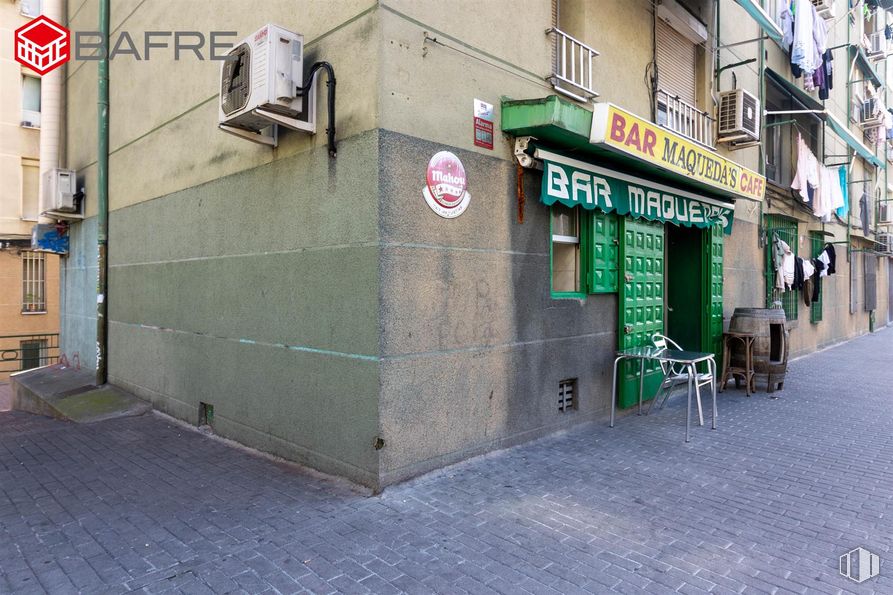 Retail for sale at Calle Ebanistería, San Blas - Canillejas, Madrid, 28037 with door, concrete and sidewalk around