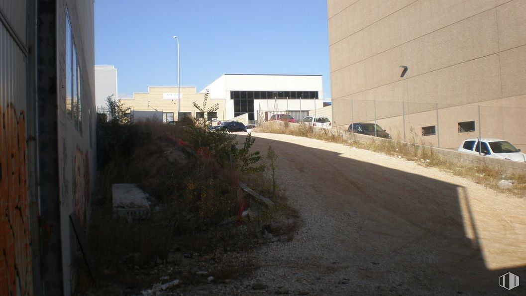 Suelo en venta en  Polígono Industrial Urtinsa, Alcorcón, Madrid, 28923 con edificio, coche, cielo, planta, superficie de la carretera, asfalto, barrio, carretera, material compuesto y tintes y sombras alrededor