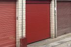 Retail for rent at Calle Ingeniero Fernández Casado, 8, Coslada, Madrid, 28820 with wall, red, composite material, brickwork, garage door, brick, concrete, garage, gate and building material around