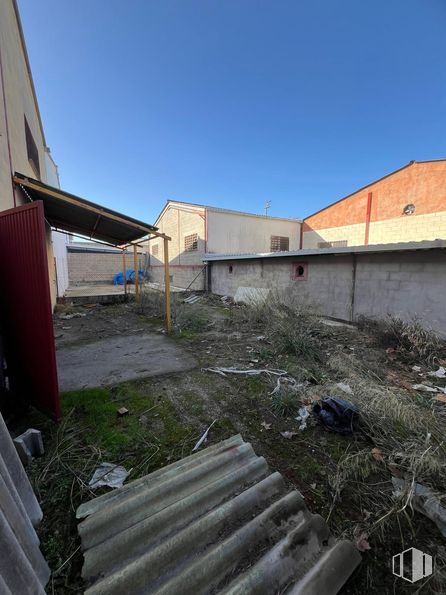 Industrial for sale at Calle Cabo de Tortosa, Arganda del Rey, Madrid, 28500 with concrete, building material, daylighting, alley and plaster around