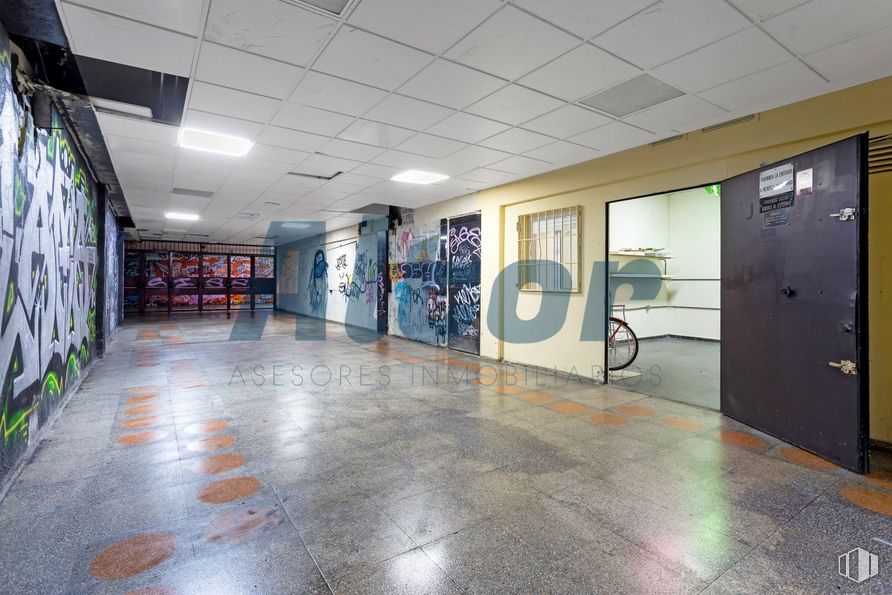 Local en venta en Calle Andrés Mellado, Chamberí, Madrid, 28015 con edificio, suelos, accesorio, techo, arte, puerta, hall, ciudad, aparcamiento y vidrio alrededor