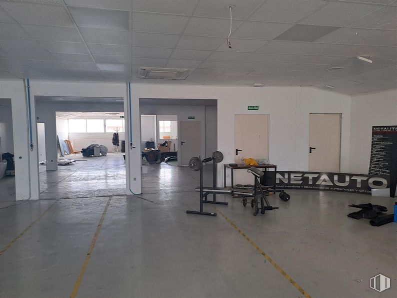 Nave en alquiler en Calle Batres, 5, Alcorcón, Madrid, 28925 con hall, accesorio, suelo, suelos, techo, gas, ciudad, evento, espacio y ingeniería alrededor