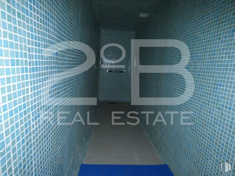 Local en venta en Zona Parque Paris, Las Rozas de Madrid, Madrid, 28230 con azul, gris, rectángulo, fuente, tintes y matices, simetría, azul eléctrico, malla, espacio y patrón alrededor