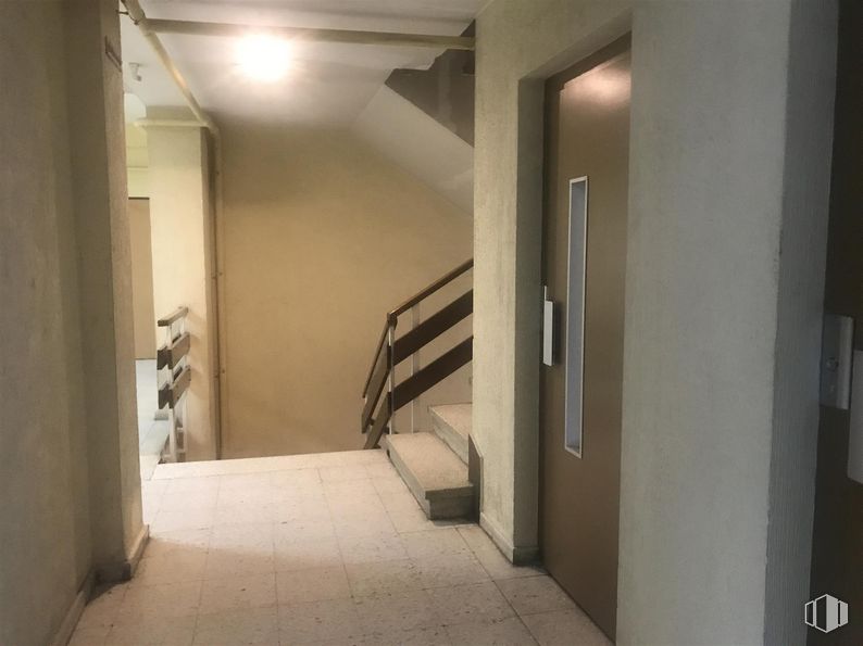 Oficina en venta en Calle Hortaleza, 118, Centro, Madrid, 28004 con edificio, madera, suelo, confort, accesorio, casa, suelos, techo, puerta y escayola alrededor