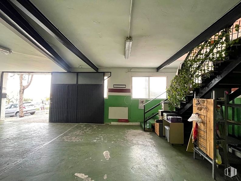 Industrial for rent at Calle Buenavista, Navalcarnero, Madrid, 28600 with window, floor, flooring, ceiling, concrete, shade, hall, steel and aluminium around