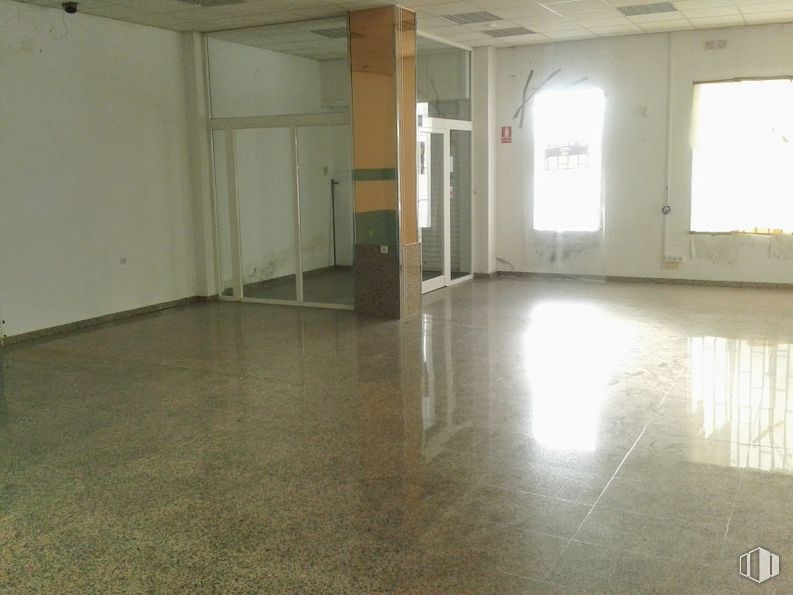 Local en alquiler en Calle Catamarán, 9, Arganda del Rey, Madrid, 28500 con ventana, pasillo, accesorio, madera, pavimento, piso, madera, techo, pisos de baldosas y yeso alrededor