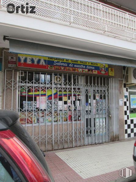 Local en venta en Zona centro, Torrejón de Ardoz, Madrid, 28850 con vehículo de motor, vehículo, diseño automovilístico, gas, fachada, exterior del automóvil, coche, iluminación del automóvil, máquina y autopartes alrededor