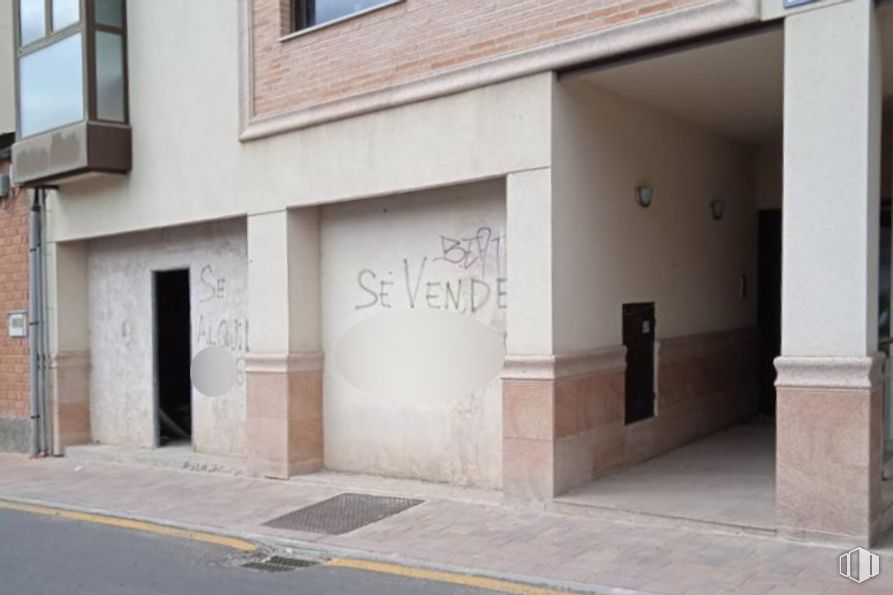 Local en venta en Calle Arenal, El Viso de San Juan, Toledo, 45215 con ventana, edificio, escritura a mano, accesorio, superficie de carretera, área residencial, madera, barrio, fachada y acera alrededor