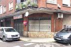 Retail for sale at Calle Conde Peromoro, 1, Talavera de la Reina, Toledo, 45600 with car, wheel, window, land vehicle, automotive parking light, vehicle, vehicle registration plate, tire, photograph and building around