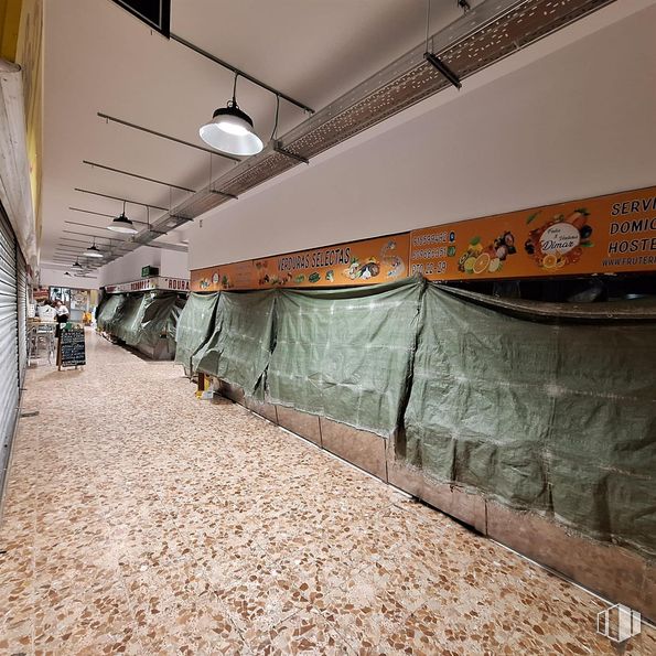 Local en alquiler en Malasaña-Universidad, Centro, Madrid, 28015 con alumbrado, lámpara, suelos, suelo, tintes y matices, techo, madera, arte, carretera y artes visuales alrededor