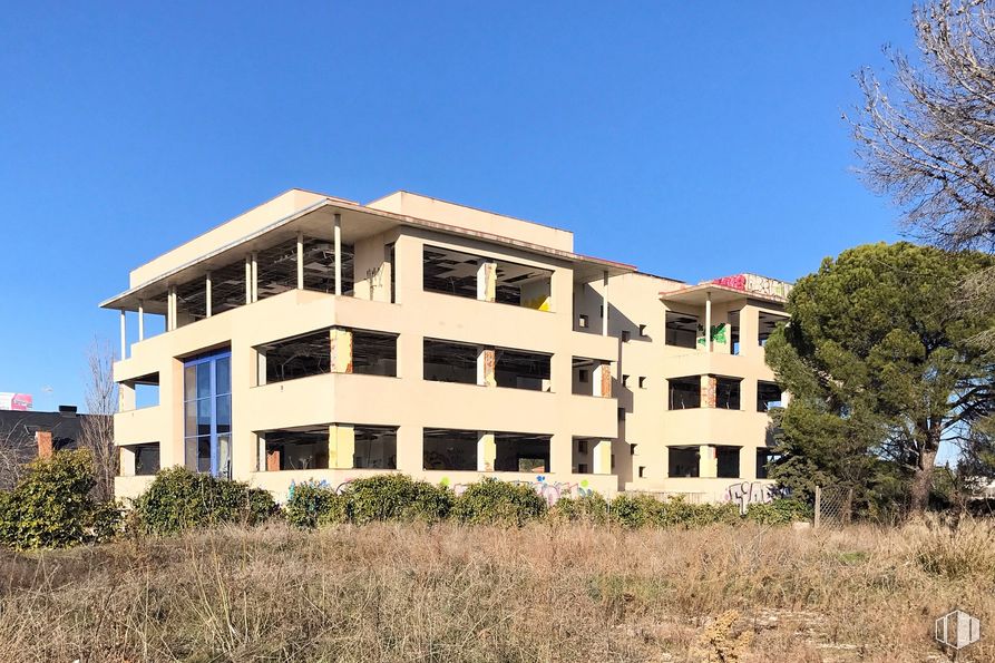 Suelo en venta en Calle Monte Verde, 17, Las Rozas de Madrid, Madrid, 28290 con edificio, ventana, cielo, planta, árbol, lote de tierra, diseño urbano, condominio, ciudad y fachada alrededor