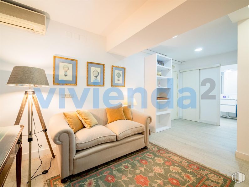 Oficina en venta en Calle Drácena, Chamartín, Madrid, 28016 con loveseat, lámpara, alumbrado, marco, sofá, mueble, propiedad, azure, confort y edificio alrededor