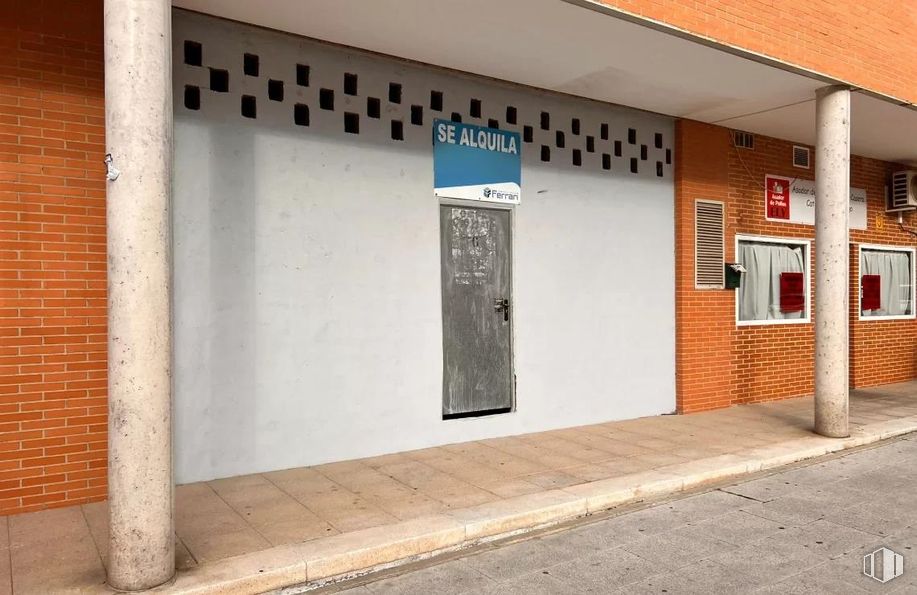 Local en alquiler en Avenida República Argentina, Arganda del Rey, Madrid, 28500 con puerta, pared, albañilería, ladrillo, material compuesto, hormigón, material de construcción, puerta de casa y firmar alrededor