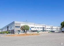 Nave en alquiler en Calle Vega del Henares, 4, Quer, Guadalajara, 19209 con cielo, planta, árbol, edificio, asfalto, diseño urbano, superficie de la carretera, fachada, carretera y gas alrededor