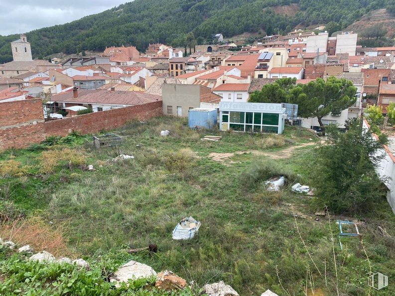 Land for sale at Centro urbano, Chiloeches, Guadalajara, 19160 with building, property, plant community, plant, land lot, vegetation, sky, window, cloud and biome around