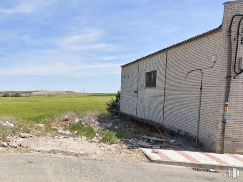 Land for sale at Calle Río Manzanares, 61, Humanes de Madrid, Madrid, 28970 with house, window, sky, cloud, plant, land lot, road surface, asphalt, grass and landscape around