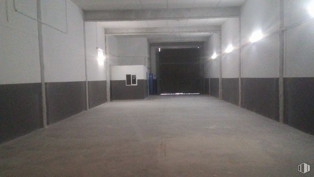 Industrial for rent at Calle Luís I, Villa de Vallecas, Madrid, 28031 with building, flooring, floor, hall, fixture, ceiling, gas, parking, concrete and asphalt around