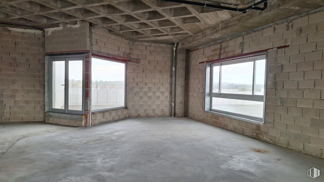 Office for sale at Glorieta Playa de San Lorenzo, 8, Barajas, Madrid, 28042 with window, wall, floor, ceiling, flooring, composite material, concrete, daylighting, building material and tile flooring around