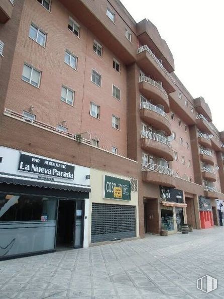 Local en venta en Avenida Juan Carlos I, Cuenca, 16004 con edificio, ventana, cielo, accesorio, diseño urbano, casa, condominio, fachada, material compuesto y ciudad alrededor