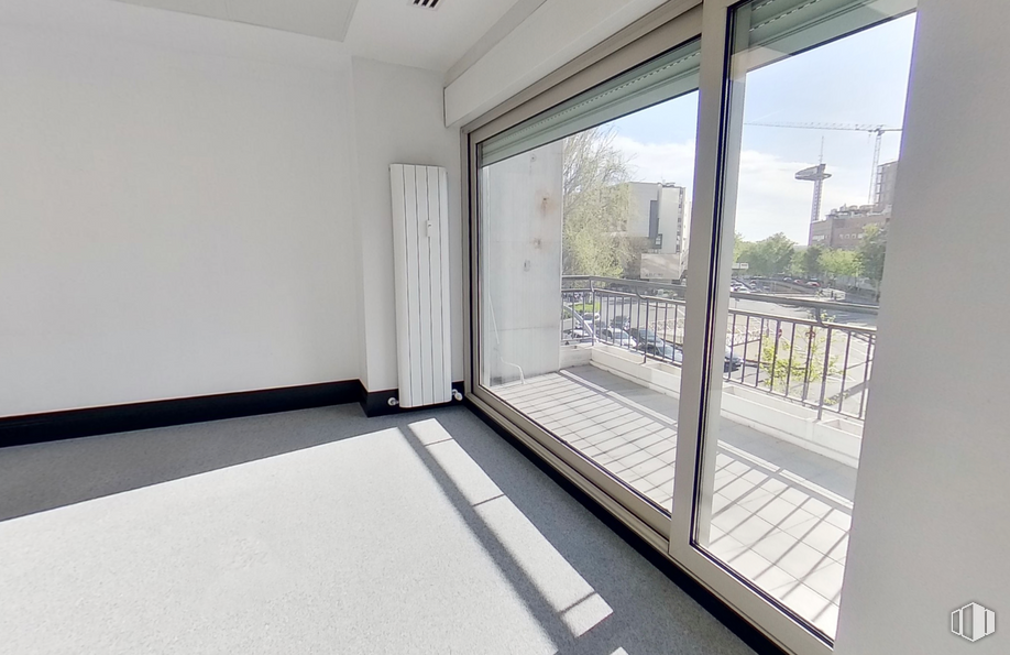 Oficina en alquiler en Plaza Cristo Rey, 3, Chamberí, Madrid, 28040 con edificio, accesorio, sombra, suelo, ventana, casa, suelos, vidrio, condominio y apartamento alrededor