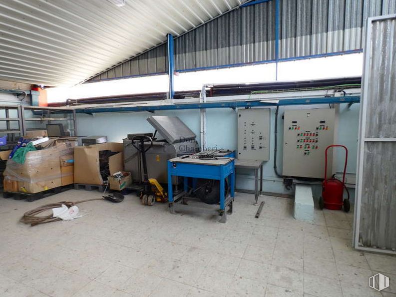 Industrial for sale at Carretera CM-5007, Valmojado, Toledo, 45940 with table, interior design, floor, flooring, wood, gas, shade, machine, engineering and box around