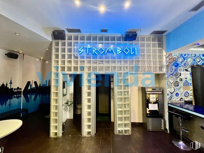 Retail for sale & for rent at Calle Suecia, 35, San Blas - Canillejas, Madrid, 28022 with blue, automotive design, floor, flooring, real estate, building, space, ceiling, glass and facade around