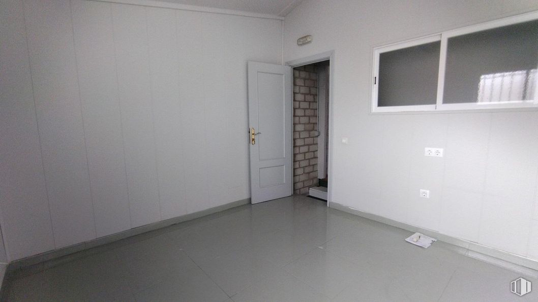 Nave en venta en Polígono de Valmor, Valdemoro, Madrid, 28343 con ebanistería, puerta, accesorio, madera, suelos, suelo, puerta de casa, hall, techo y madera dura alrededor