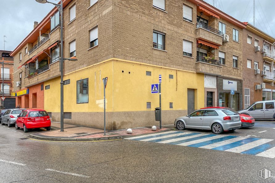 Local en alquiler en Centro, Parla, Madrid, 28980 con coche, edificio, rueda, ventana, propiedad, vehículo, luz de estacionamiento, neumático, cielo y vehículo de motor alrededor