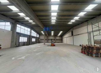 Nave en venta en Zona industrial, San Agustín del Guadalix, Madrid, 28750 con hall, suelo, suelos, material compuesto, accesorio, edificio, ingeniería, madera, gas y techo alrededor