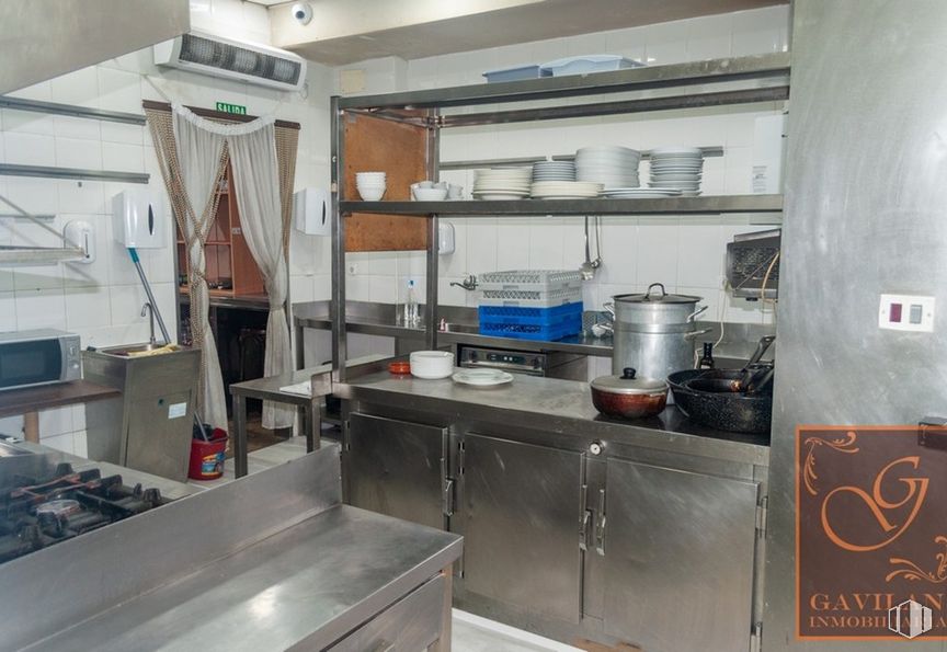 Local en venta en Calle Constitución, Daganzo de Arriba, Madrid, 28814 con ebanistería, propiedad, fregadero de cocina, encimera, cocina, aparato de cocina, fregadero, piso, pavimento y casa alrededor