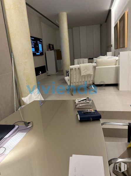 Oficina en venta en Calle Zorrilla, Centro, Madrid, 28014 con mesa, mueble, diseño automovilístico, edificio, suelo, suelos, inmobiliario, accesorio, espacio y mesa alrededor