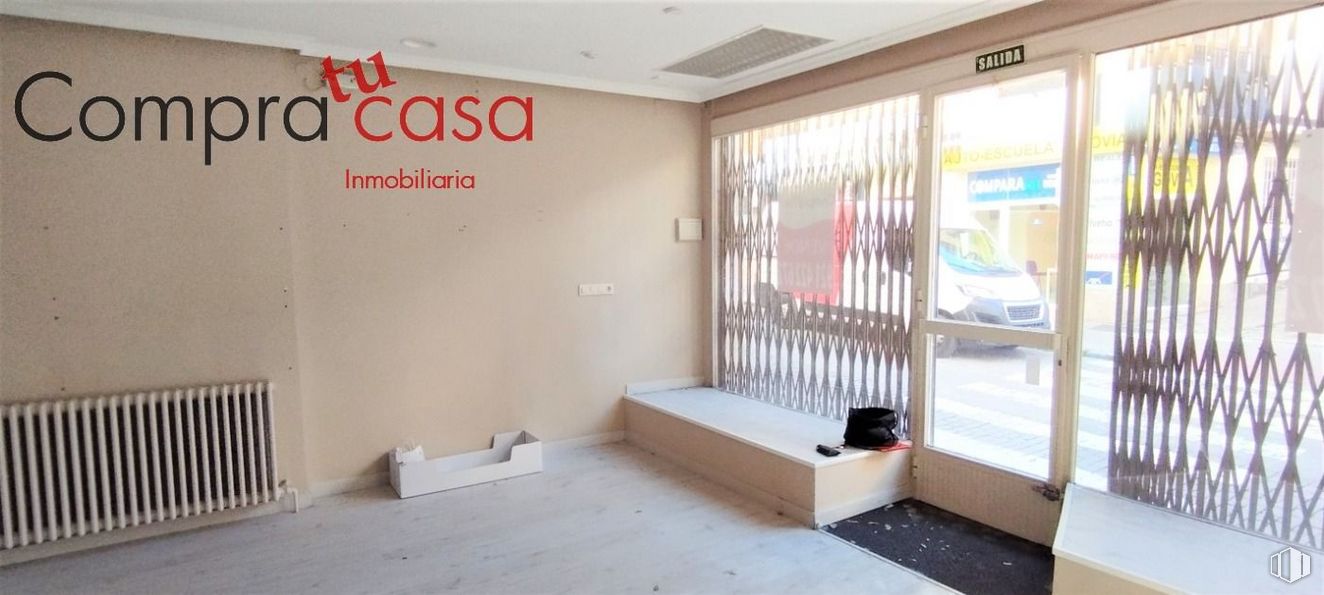 Local en venta en Calle Blanca de Silos, Segovia, 40005 con edificio, interiorismo, accesorio, madera, suelos, suelo, inmobiliario, techo, vehículo y exterior del automóvil alrededor